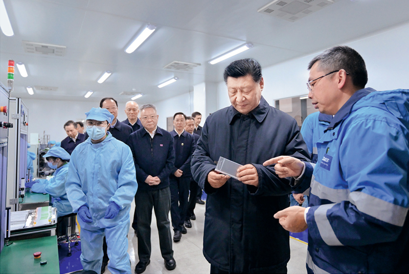 2024年3月18日至21日，中共中央总书记、国家主席、中央军委主席习近平在湖南考察。这是18日下午，习近平在中德合资企业巴斯夫杉杉电池材料有限公司考察。 新华社记者 谢环驰/摄